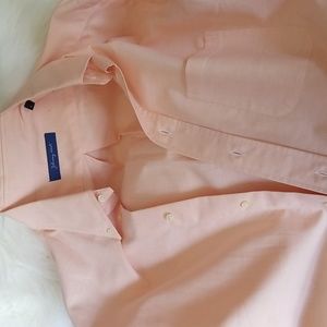 Johnny Kent men's peach color button down shirt in excellent preowned condition
